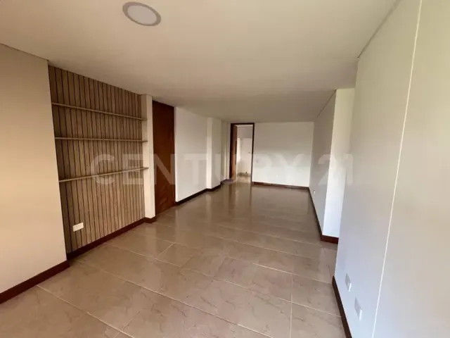 Apartment for rent in Loma de los González, Medellín