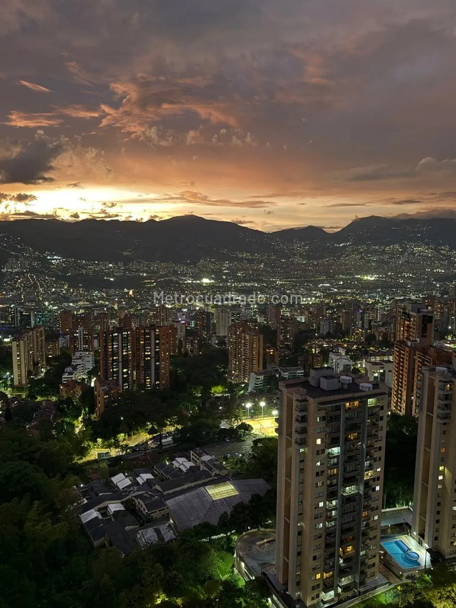 Apartment for rent in EL POBLADO EL TESORO Noroccidente, Medellín